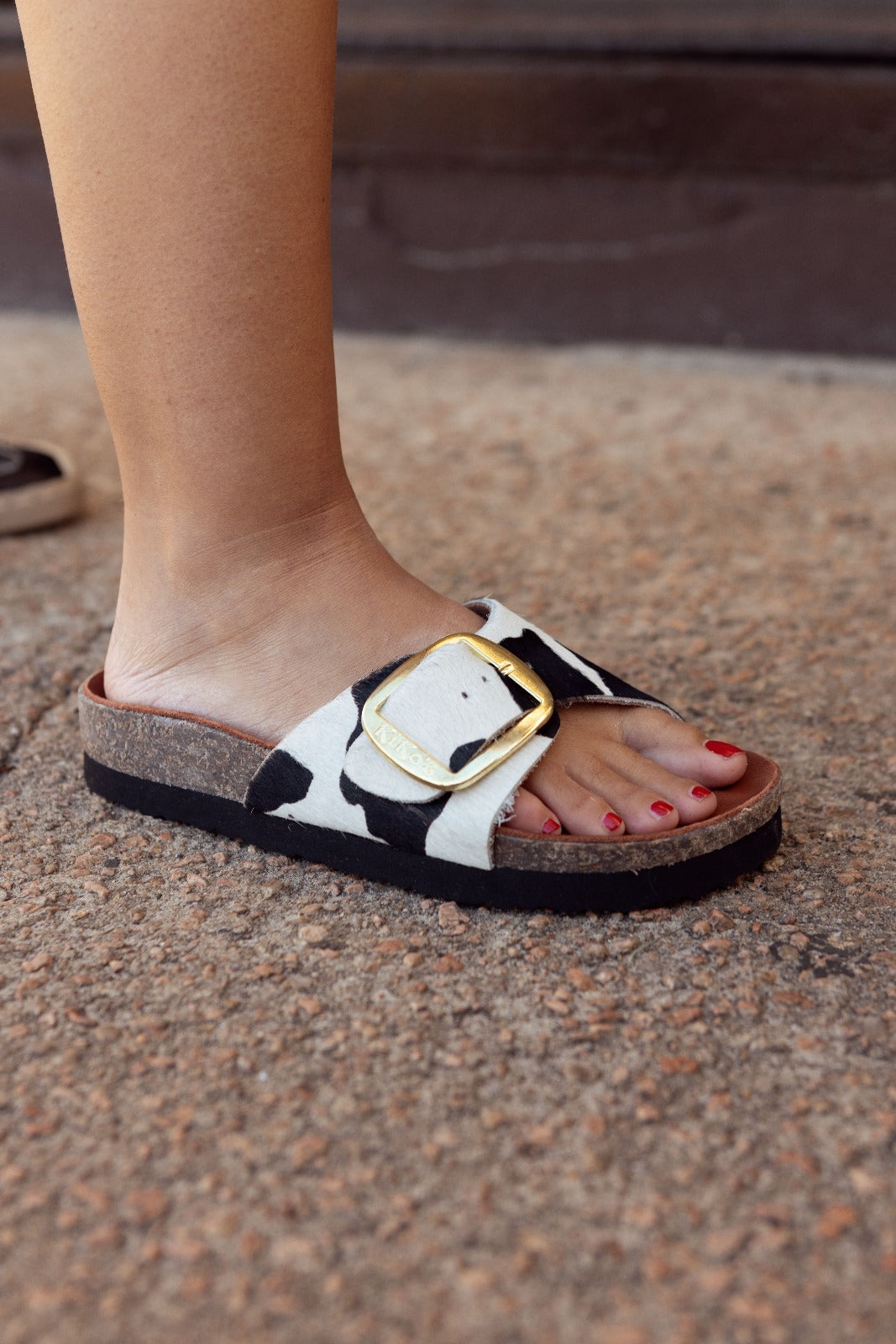 Sandalia Clover una hebilla Vaca Kiko's Shoes