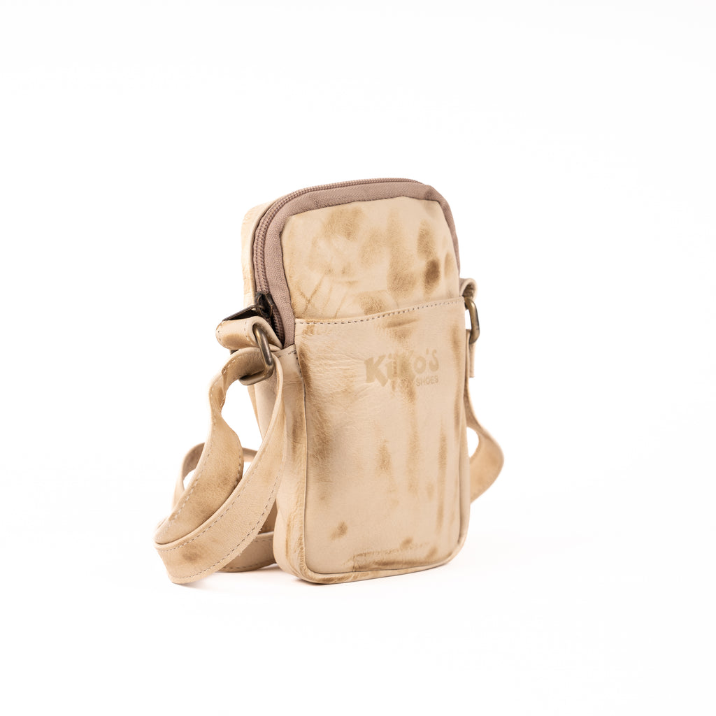 Clemen: Bolso para celular Natural Kiko's Shoes