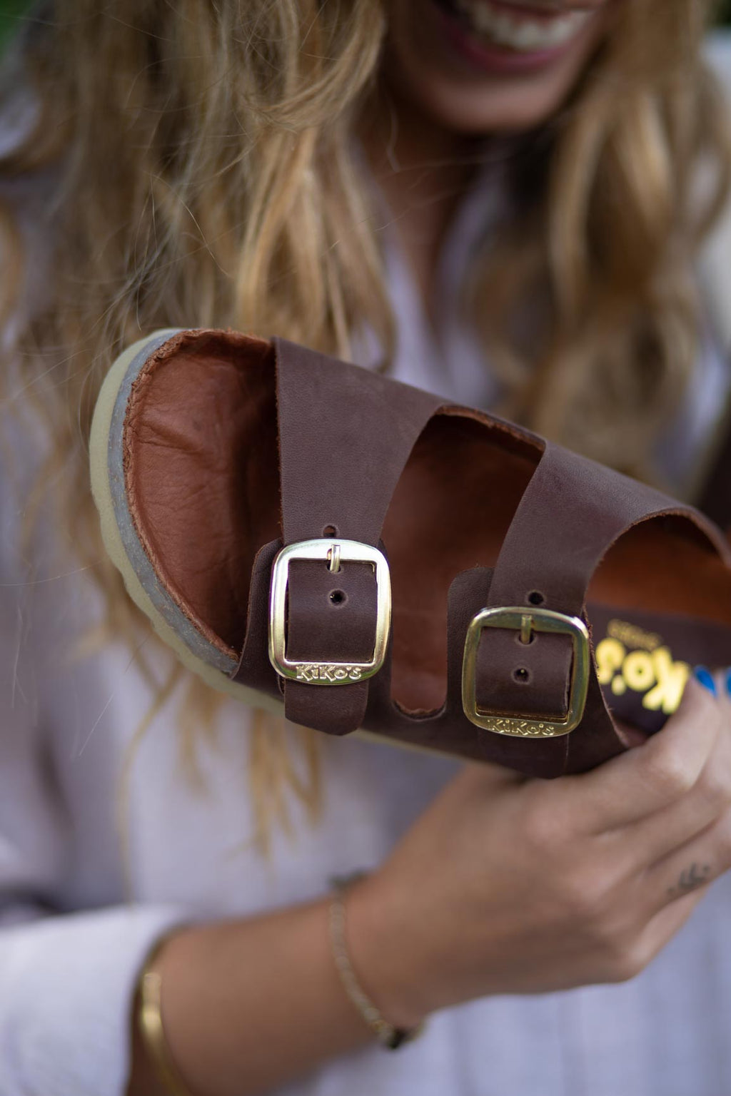 Sandalia Clover dos hebillas Chocolate Kiko´s Shoes