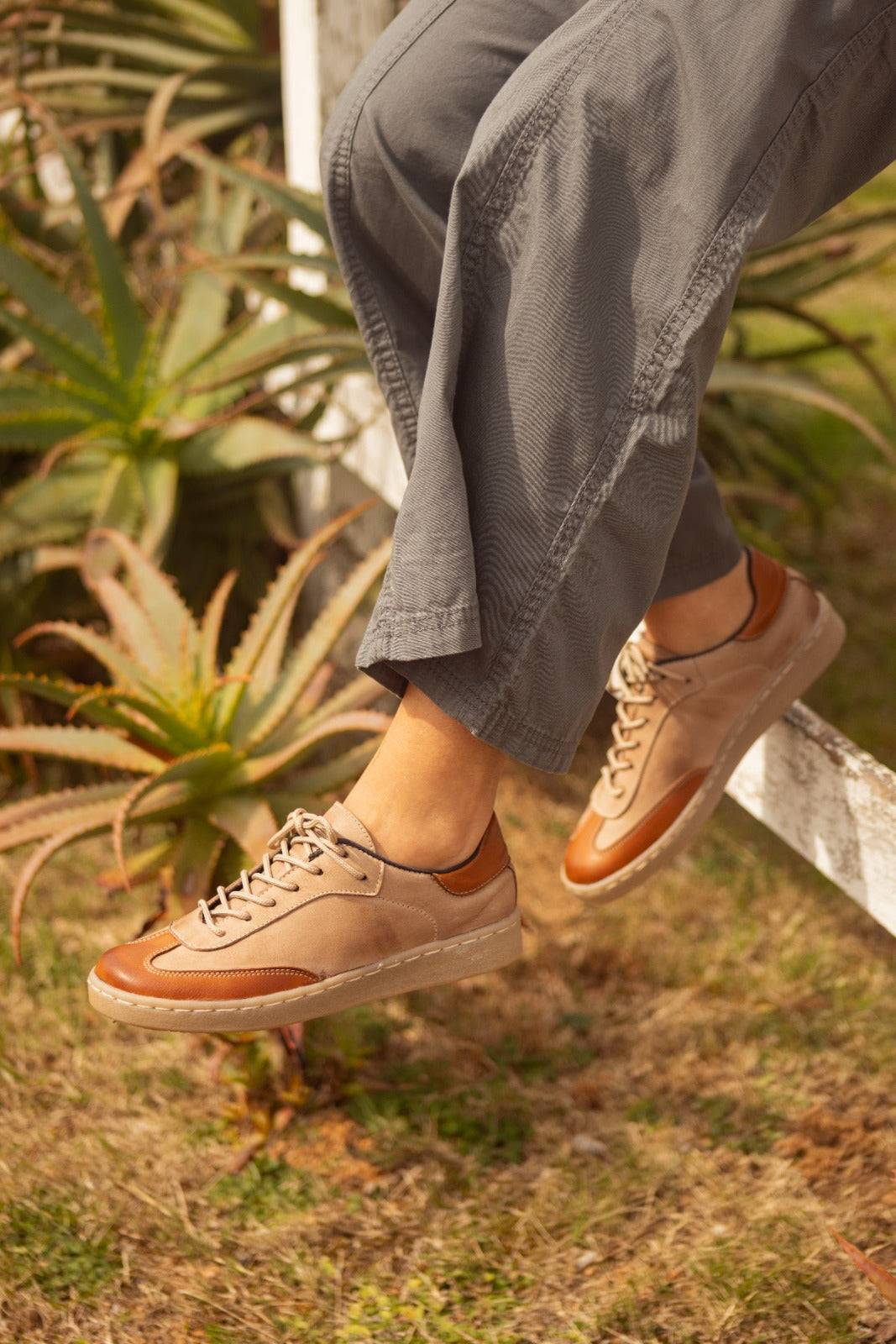 Sneaker Viena taupe y terracota Kiko's Shoes