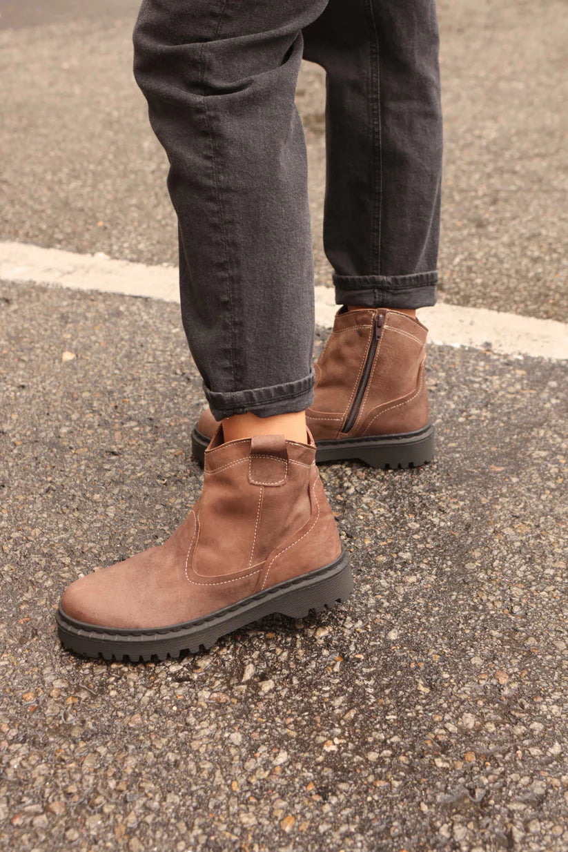 Bota Oasis Chocolate Kiko's Shoes