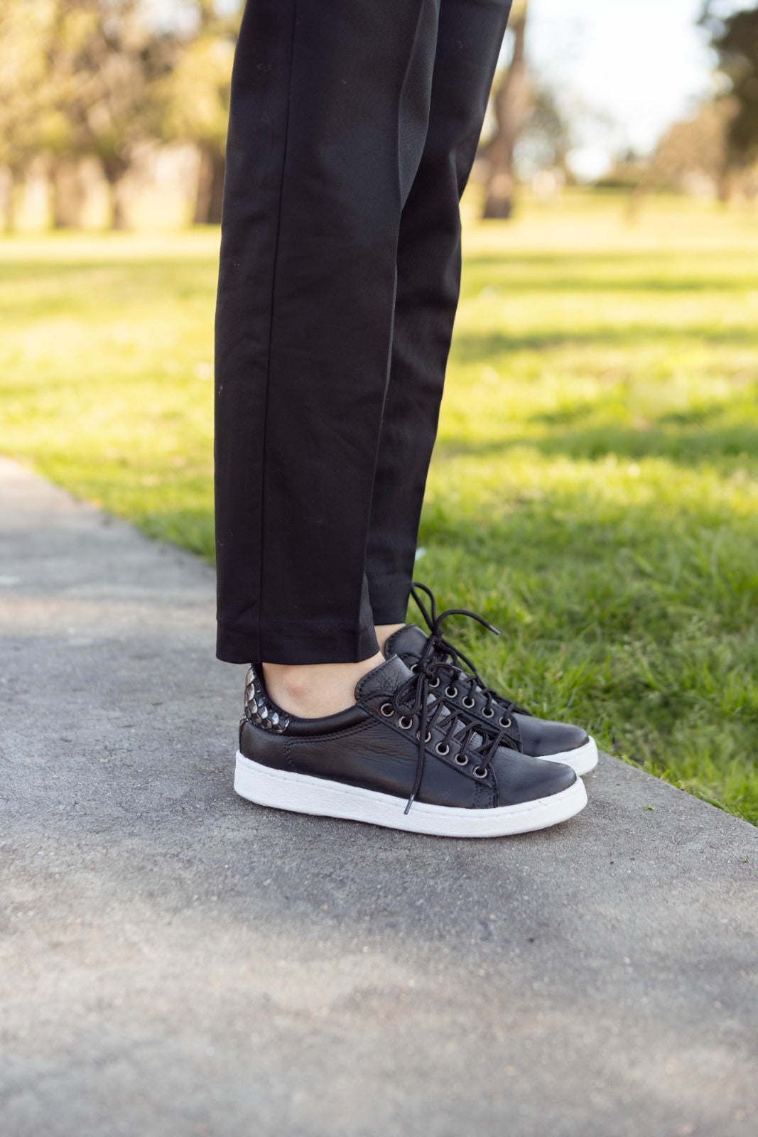 Sneaker Ellie Negro Patzú Shoes