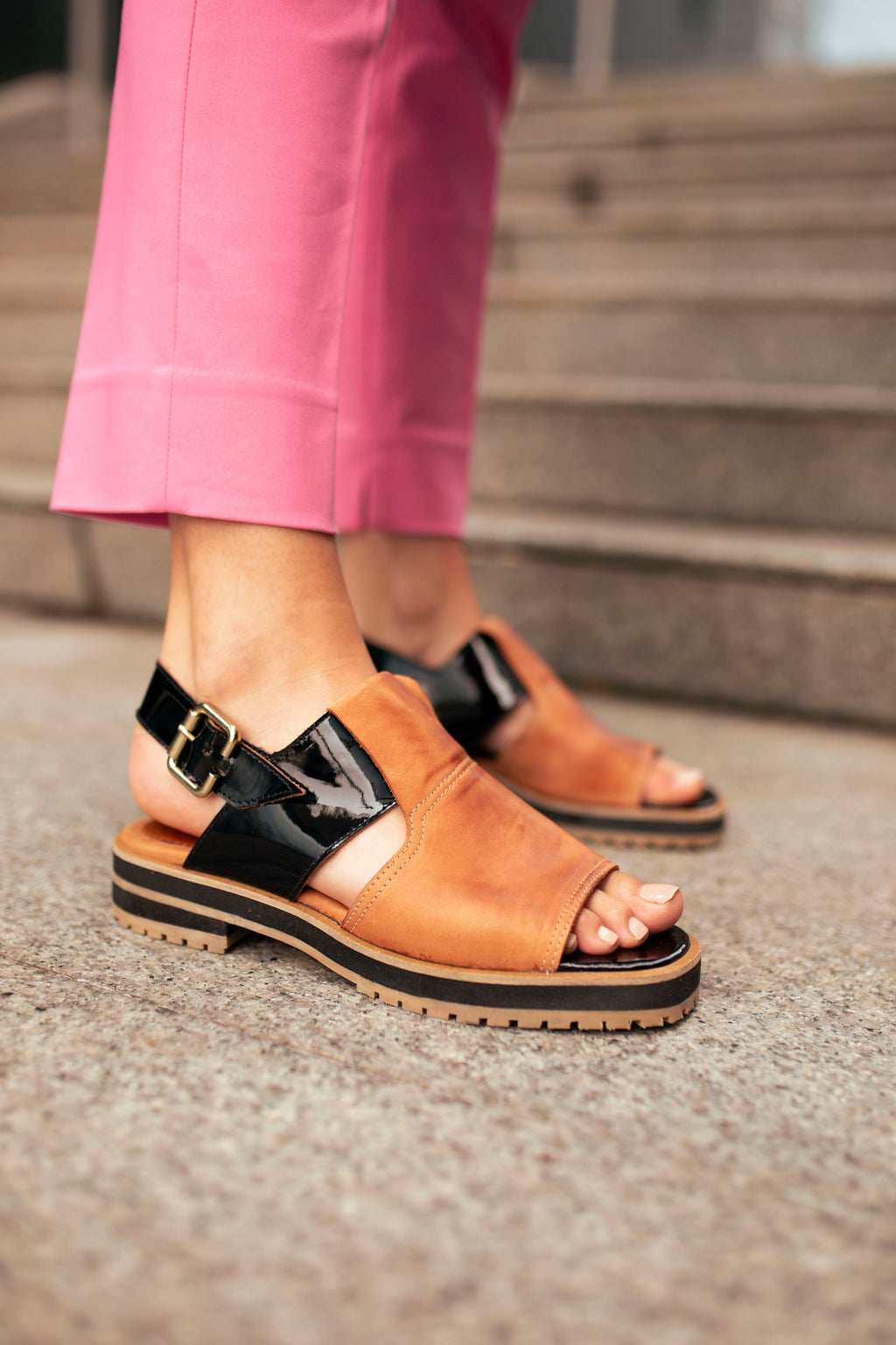 Caroline terracota con negro